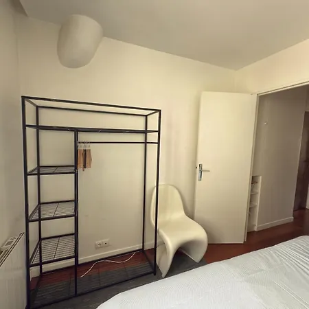 Avec Balcon Apartment Paris